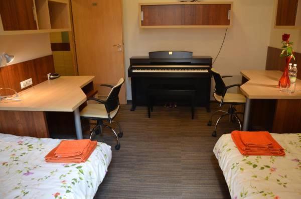 Dom Studencki Akademia Muzyczna Hostel Красков Екстериор снимка